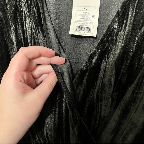 NWT Black Velvet Bell Sleeve Jumpsuit with Pockets - Picture 5 of 8